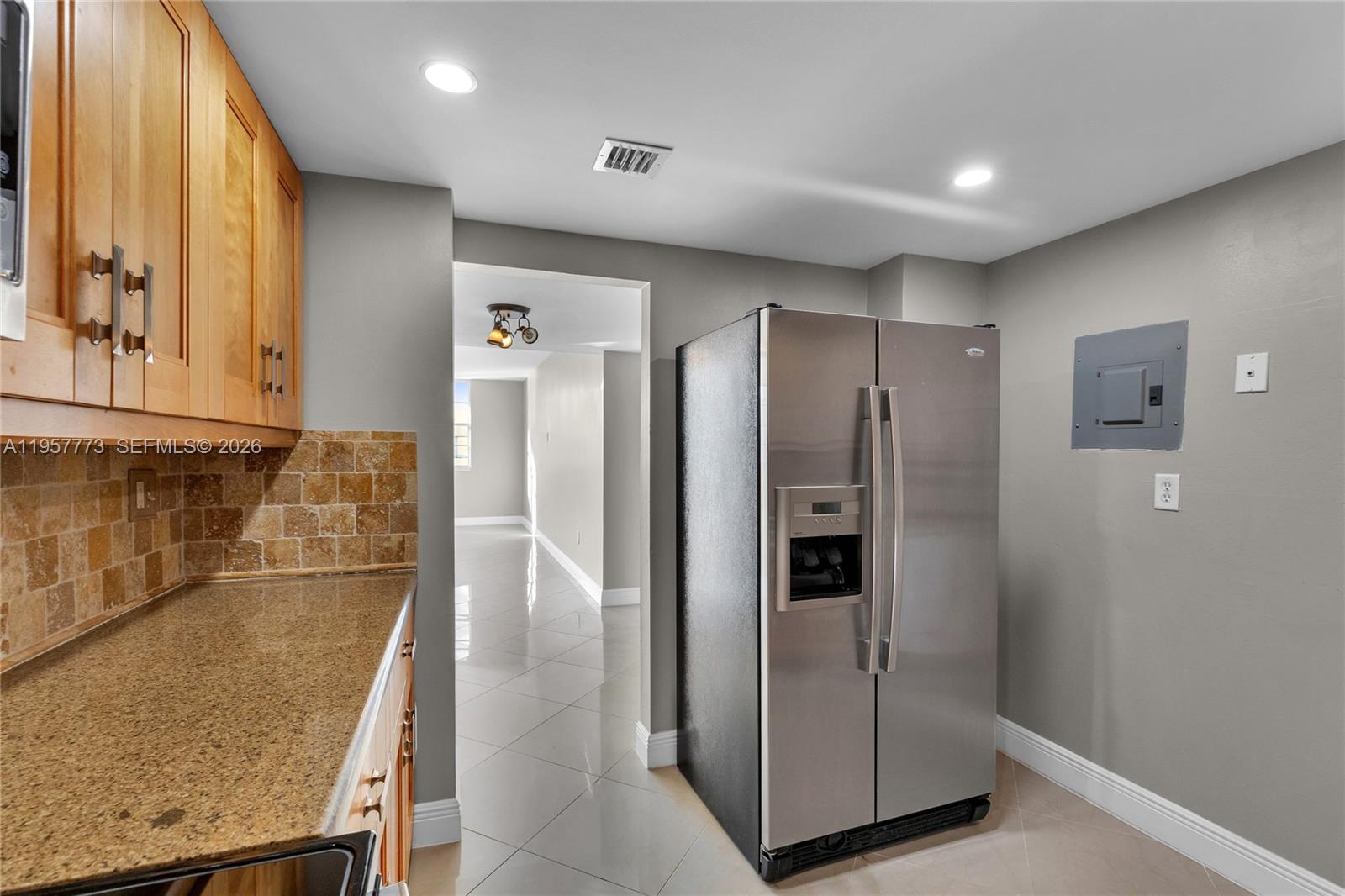 image Arlen House Condo35