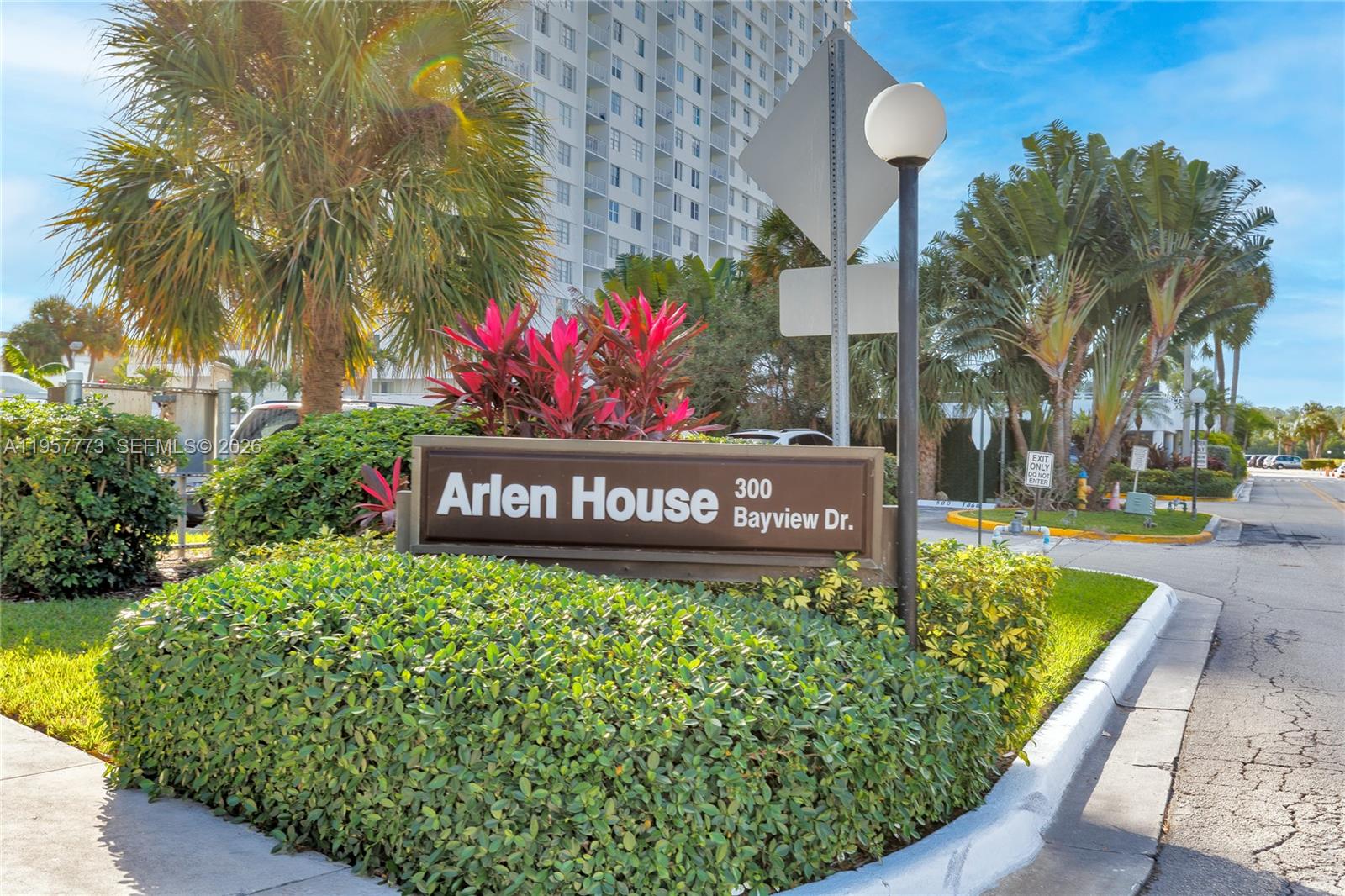 image Arlen House Condo41