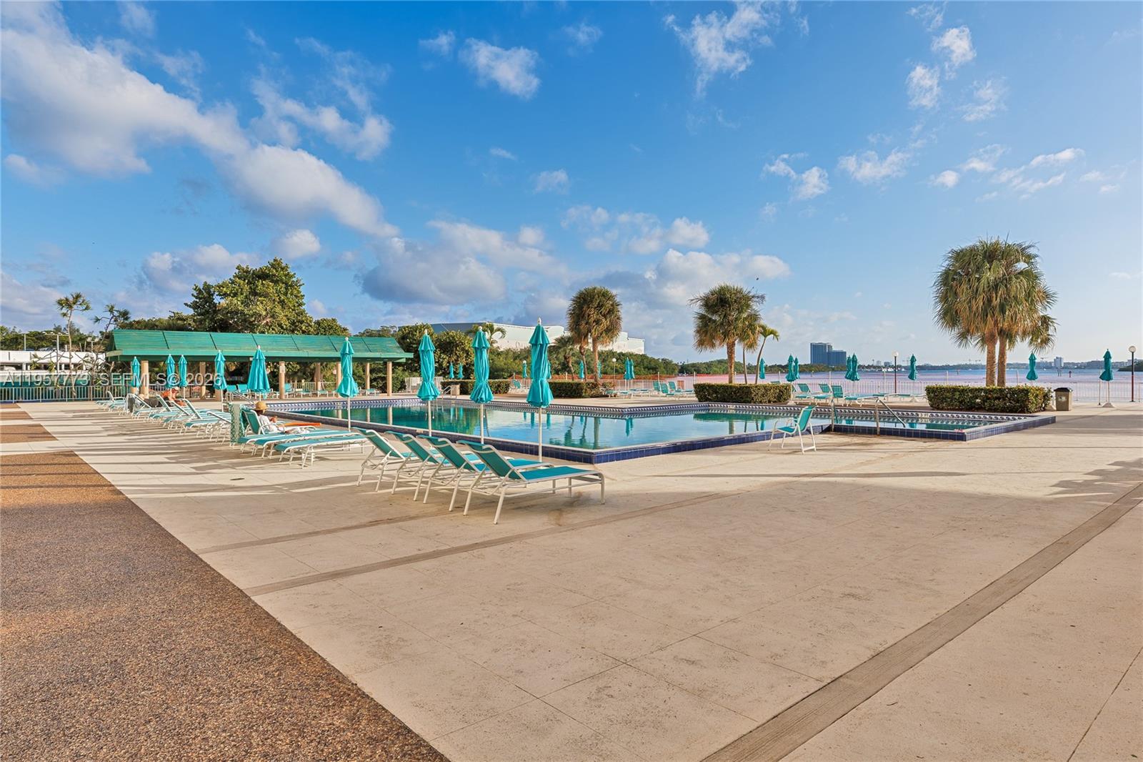 image Arlen House Condo42