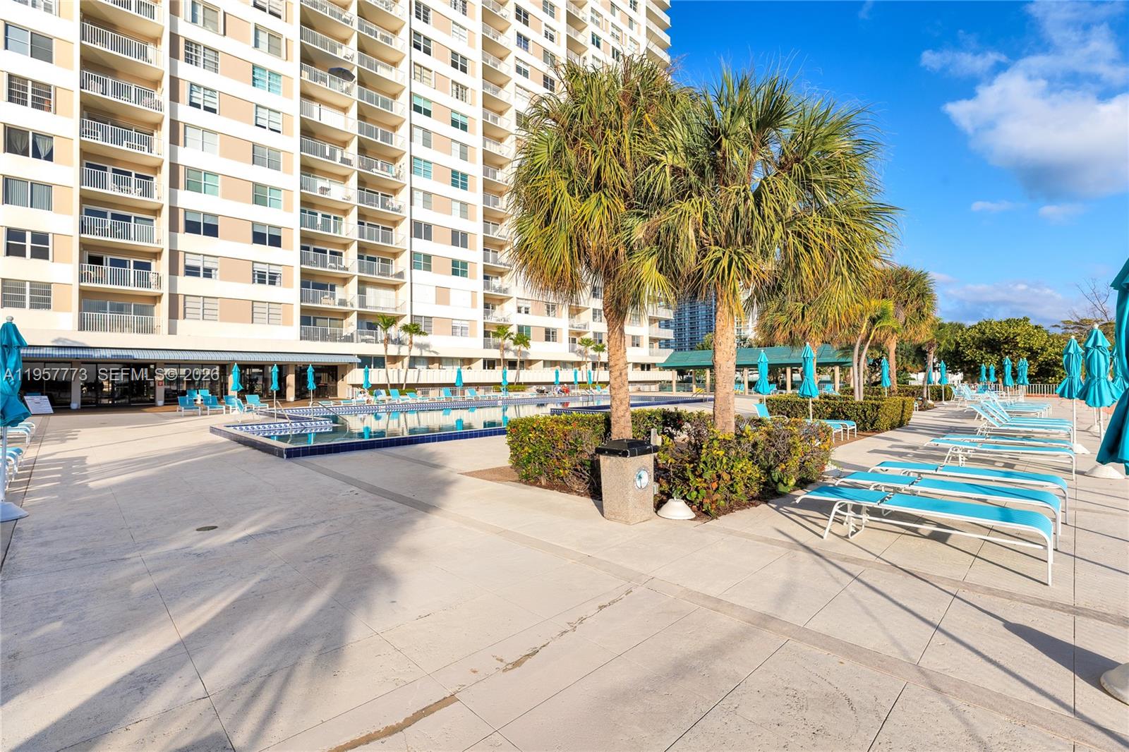 image Arlen House Condo43