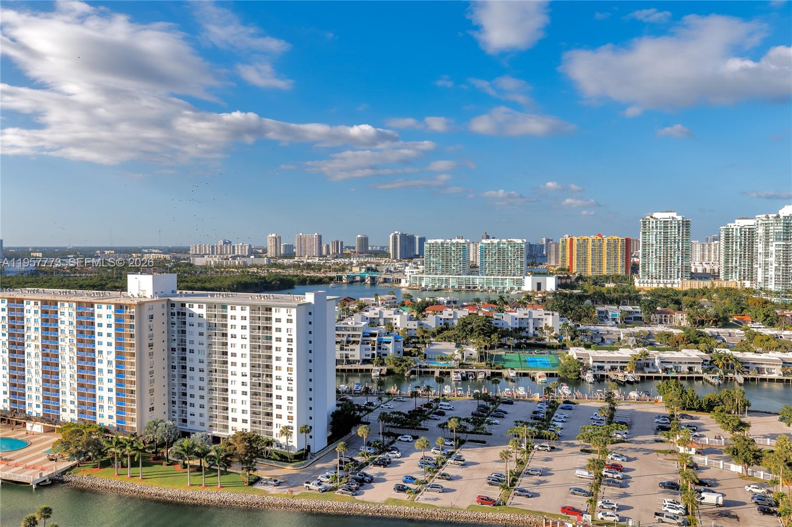 image Arlen House Condo49