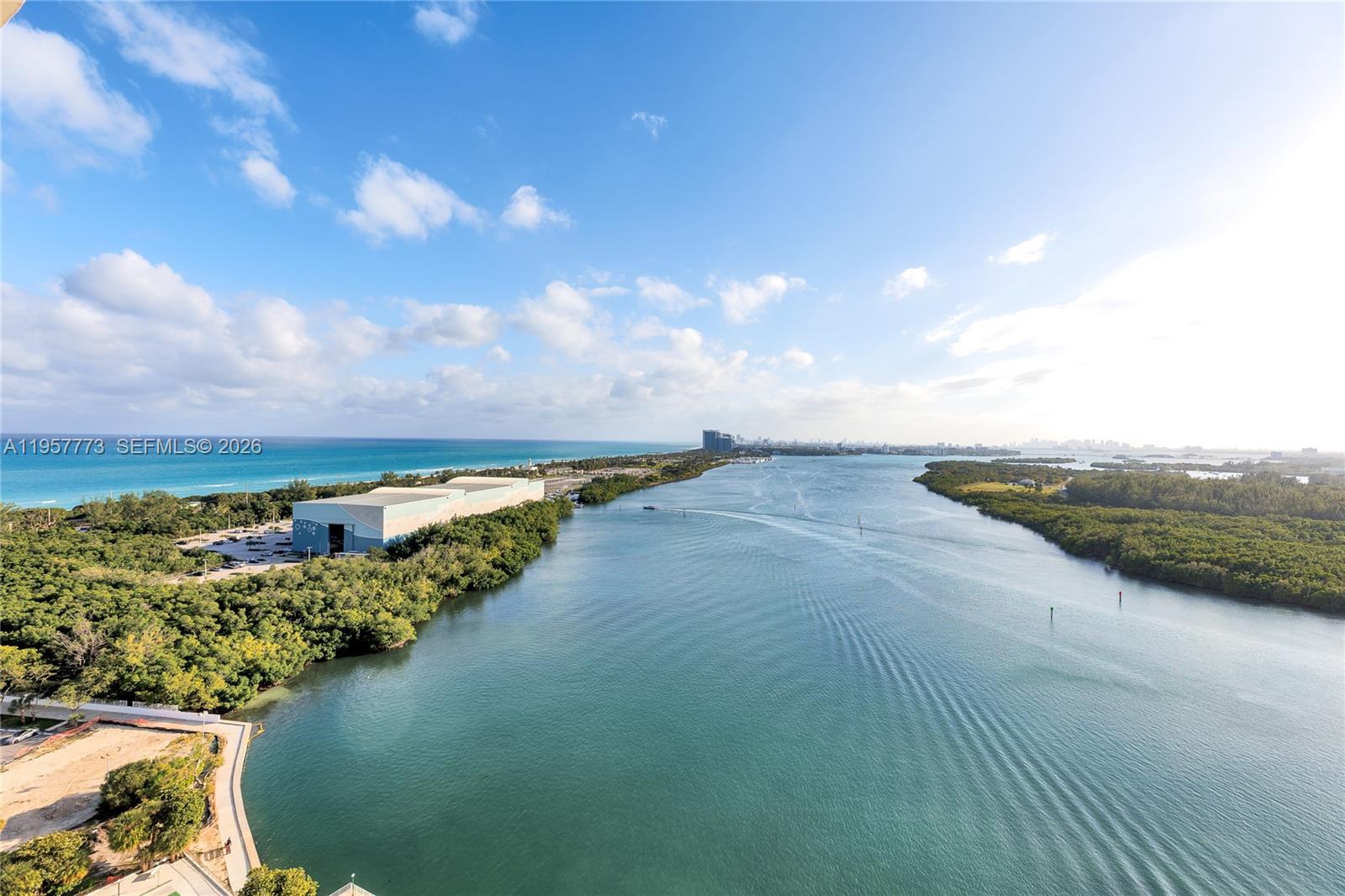 image Arlen House Condo50