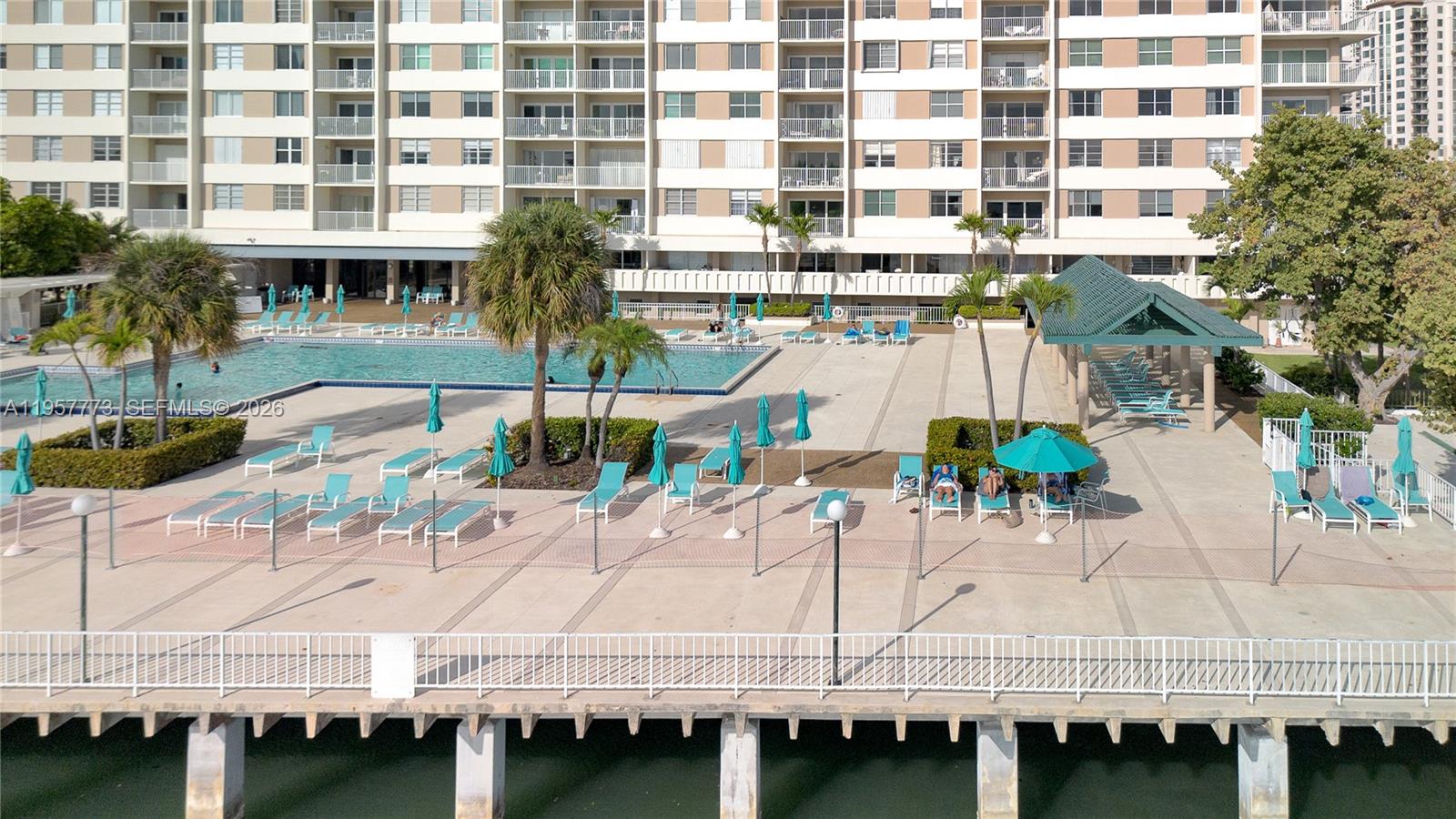 image Arlen House Condo56