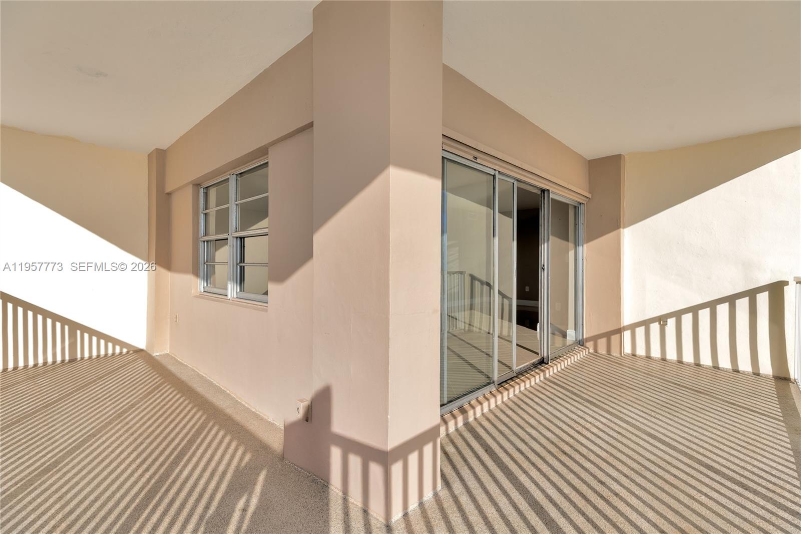 image Arlen House Condo6