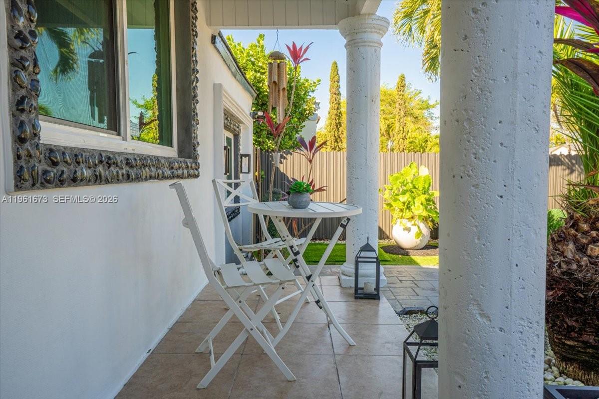 2400 SW 21st Ter Miami, FL 33145