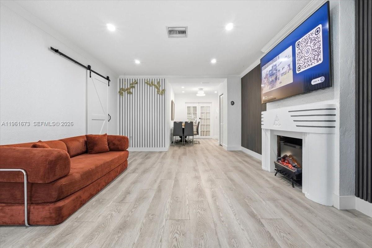 2400 SW 21st Ter Miami, FL 33145