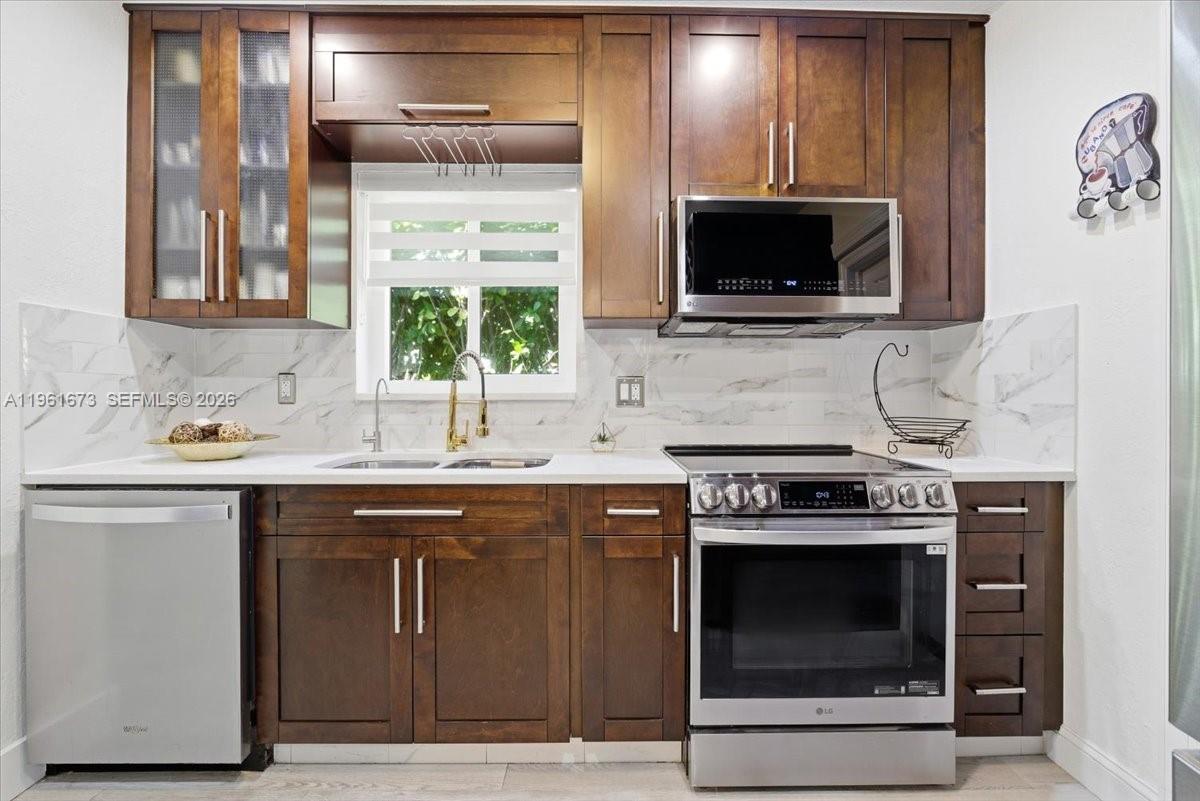 2400 SW 21st Ter Miami, FL 33145