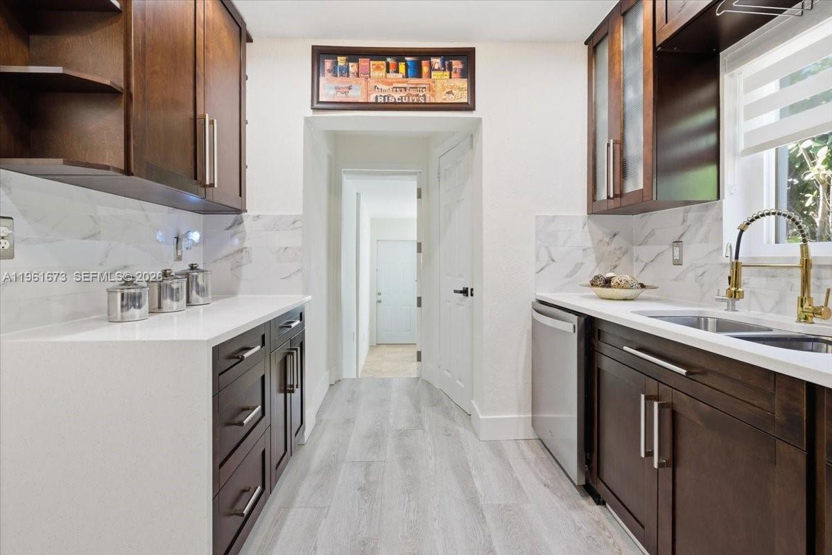 2400 SW 21st Ter Miami, FL 33145