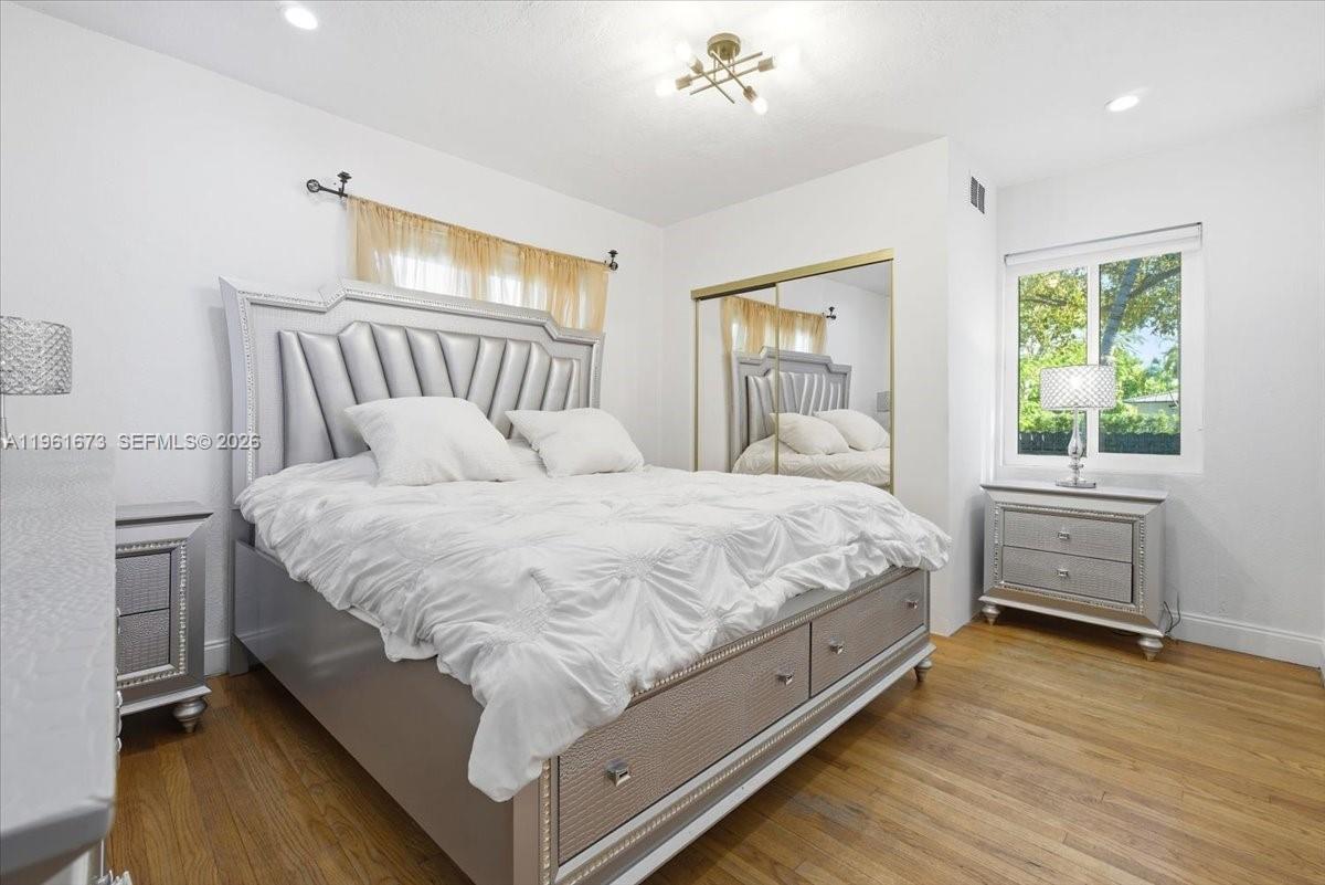 2400 SW 21st Ter Miami, FL 33145