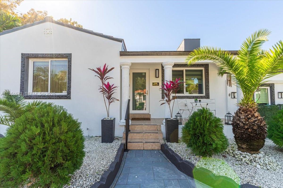 2400 SW 21st Ter Miami, FL 33145