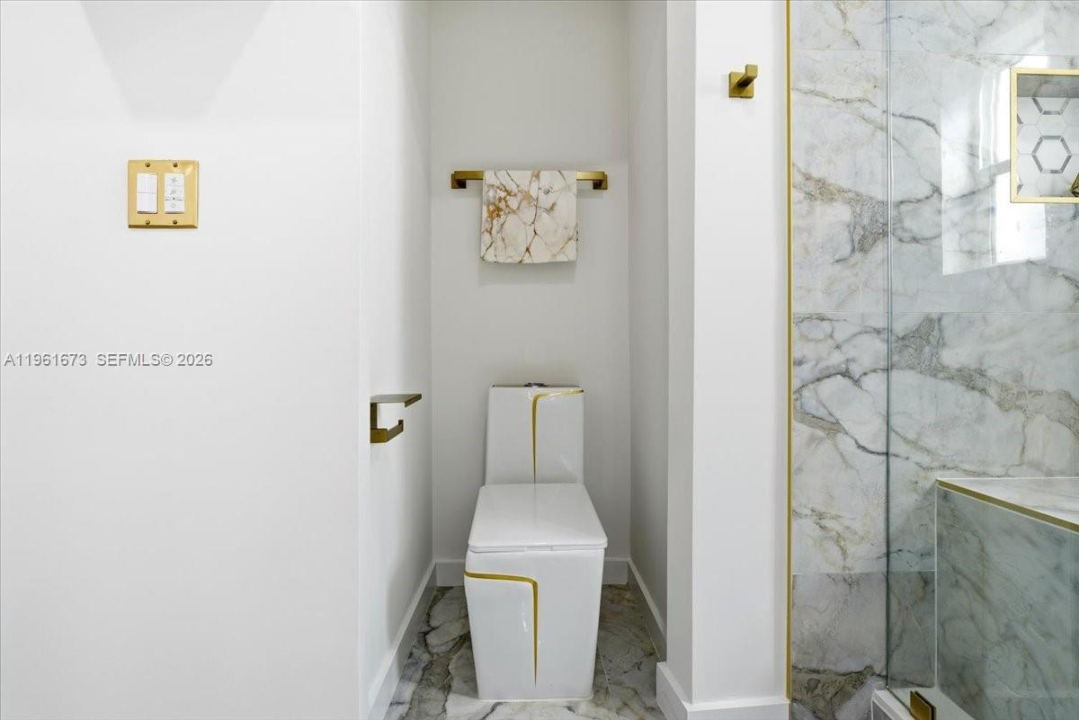 2400 SW 21st Ter Miami, FL 33145