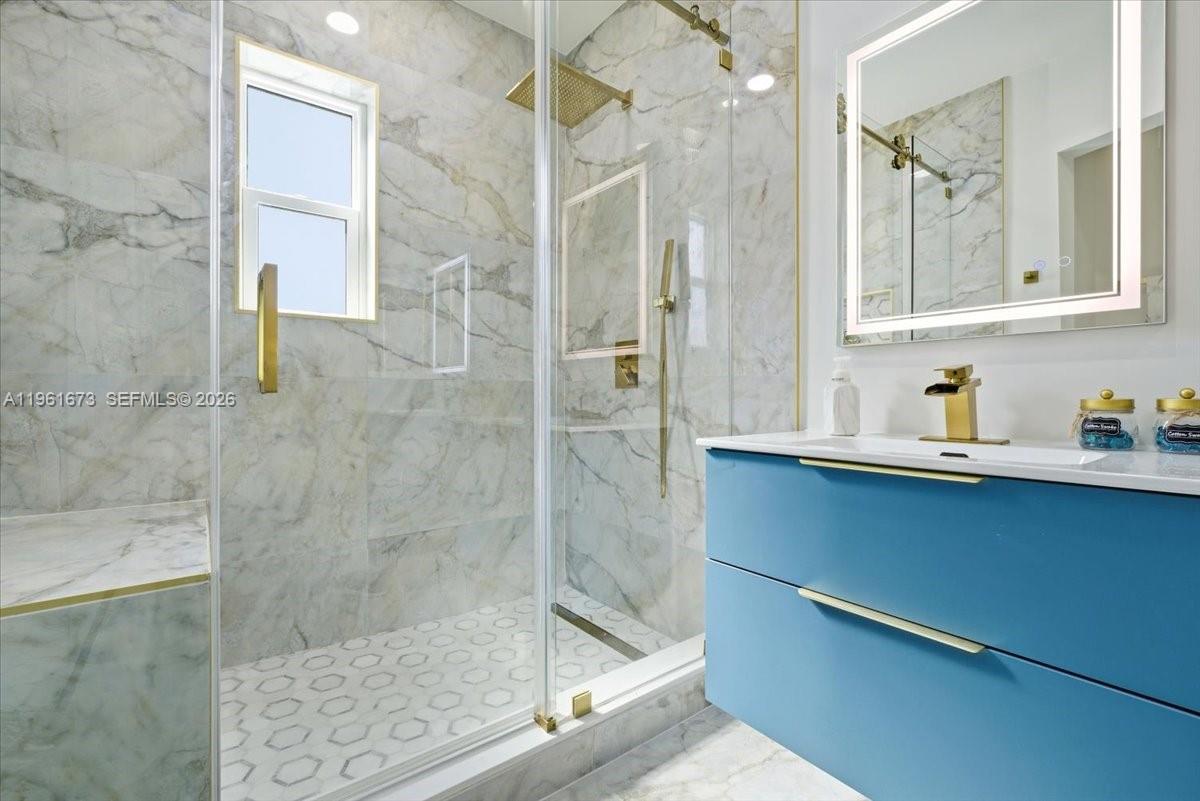 2400 SW 21st Ter Miami, FL 33145