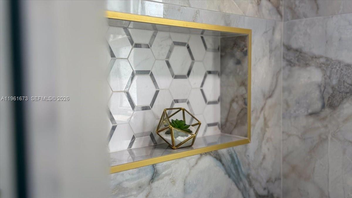 2400 SW 21st Ter Miami, FL 33145