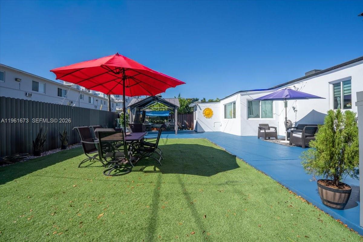 2400 SW 21st Ter Miami, FL 33145