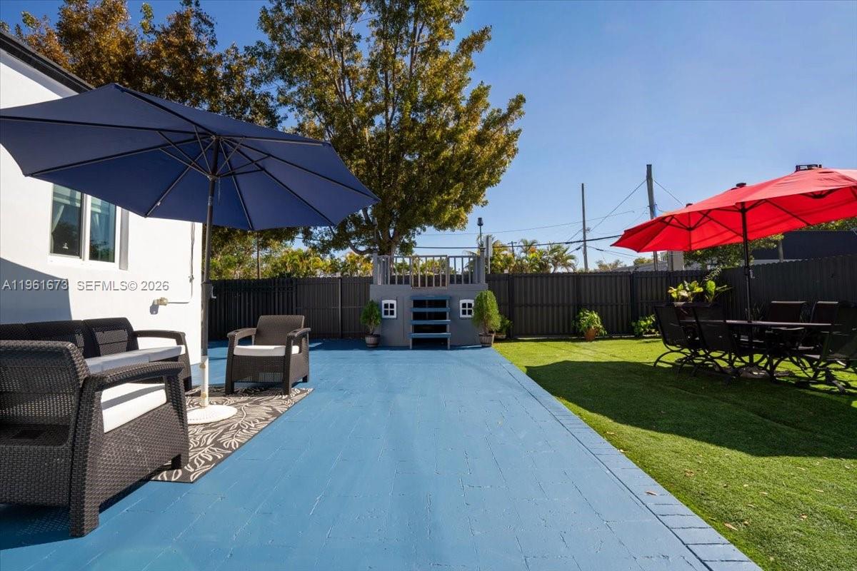 2400 SW 21st Ter Miami, FL 33145