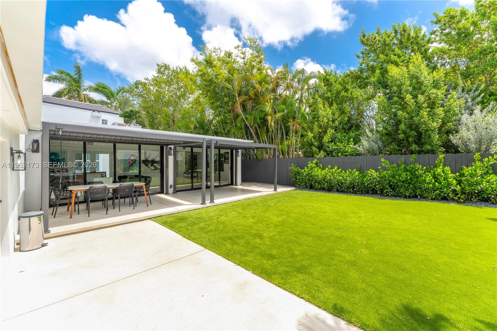 1826 Fairhaven Pl Miami, FL 33133