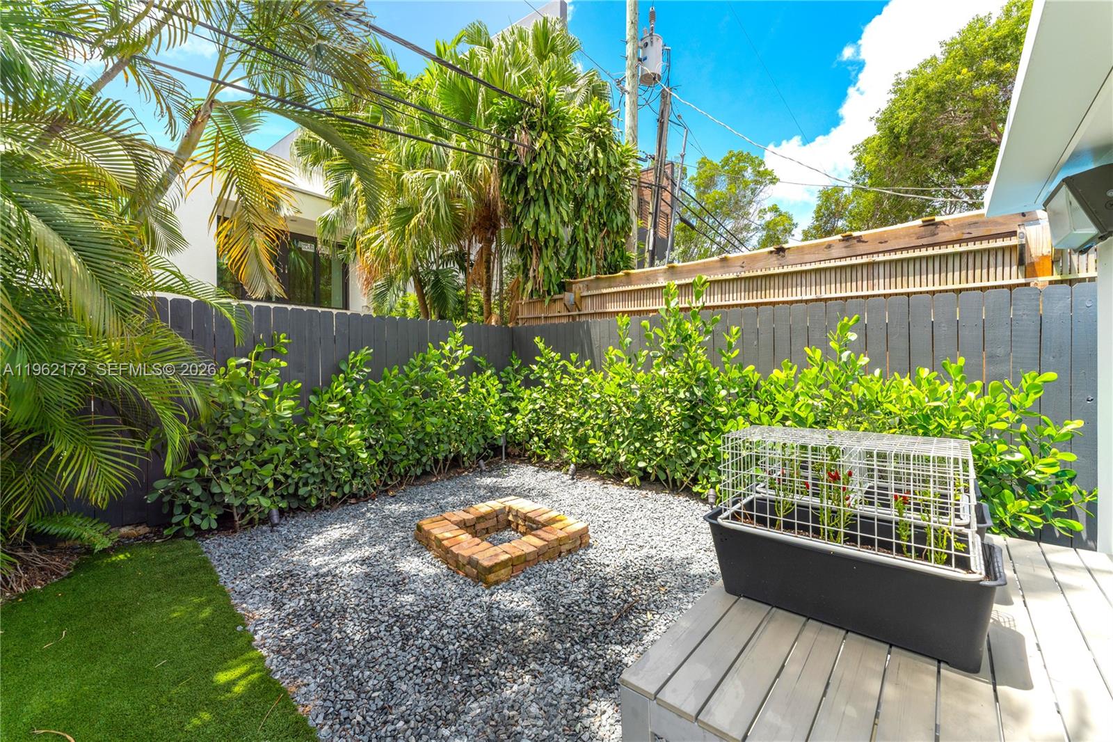 1826 Fairhaven Pl Miami, FL 33133