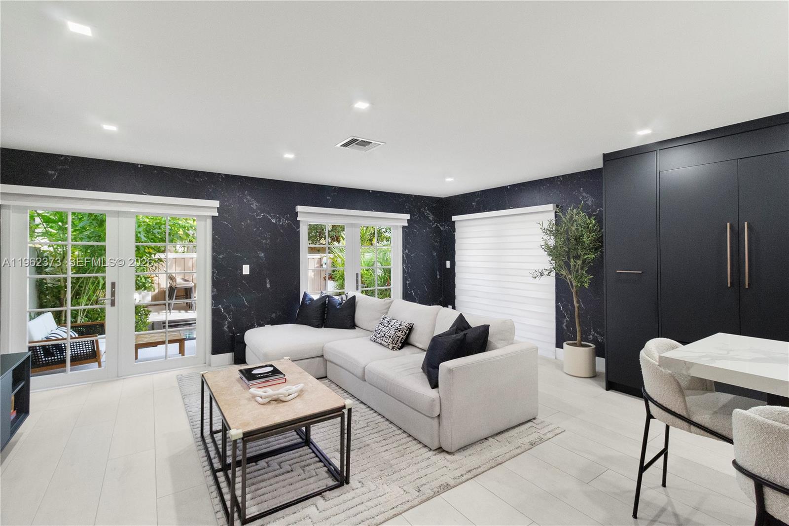 2813 Day Ave #2813 Miami, FL 33133