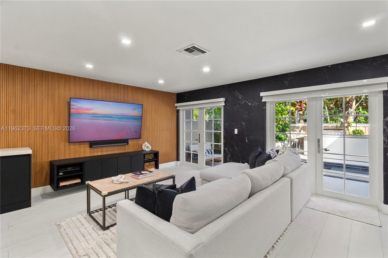 2813 Day Ave #2813 Miami, FL 33133