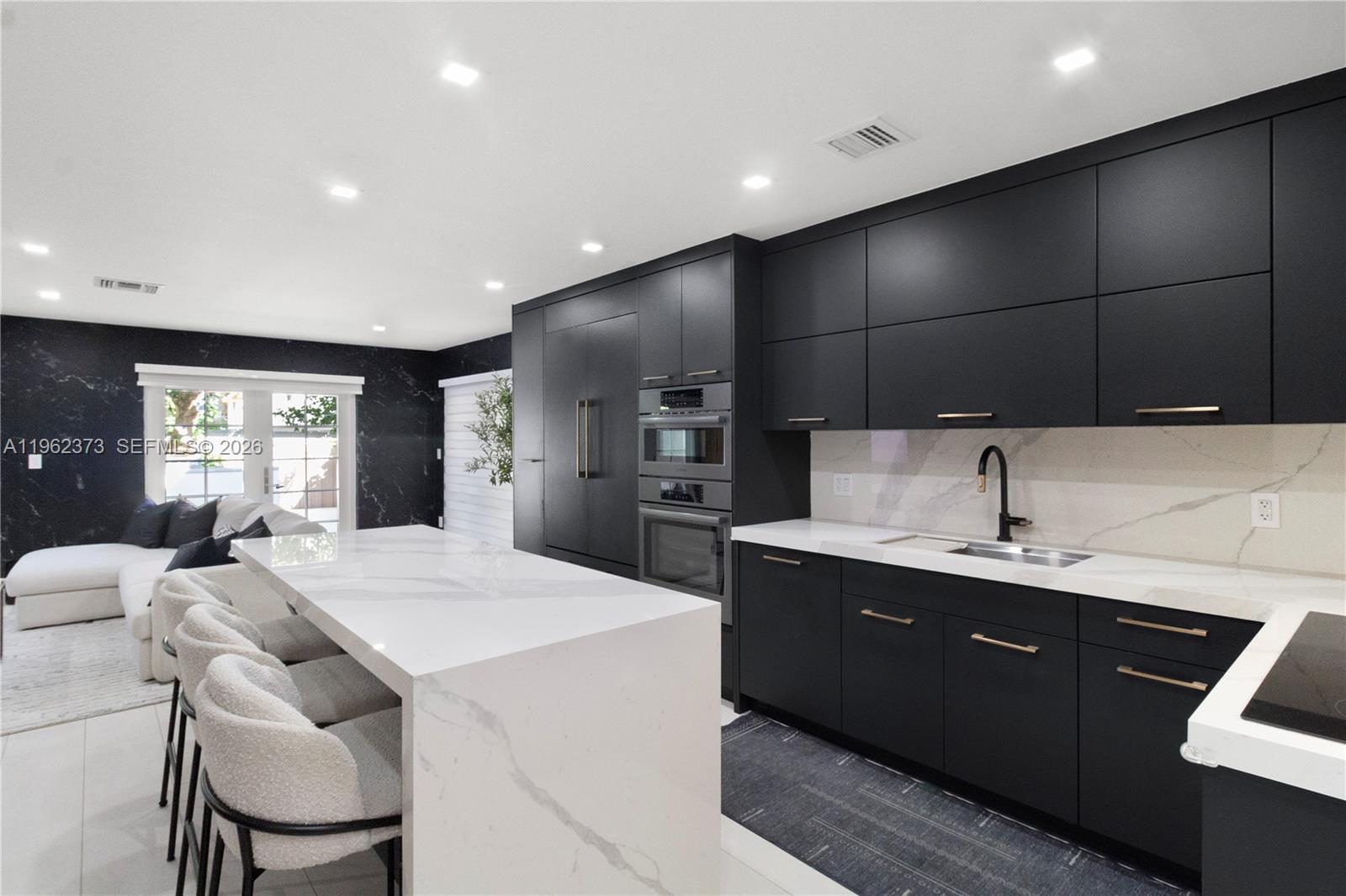 2813 Day Ave #2813 Miami, FL 33133