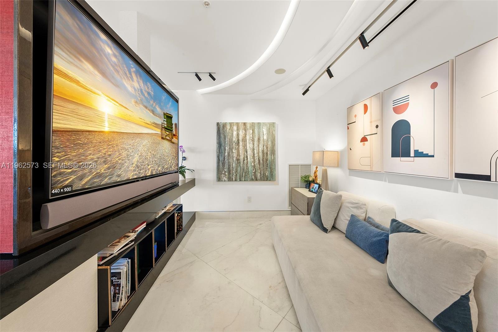 747 Crandon Blvd #409 Key Biscayne, FL 33149