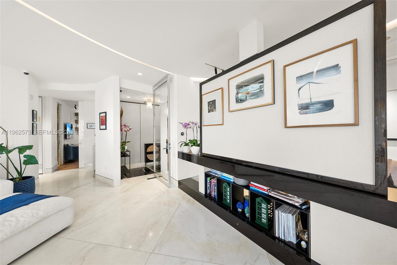 747 Crandon Blvd #409 Key Biscayne, FL 33149