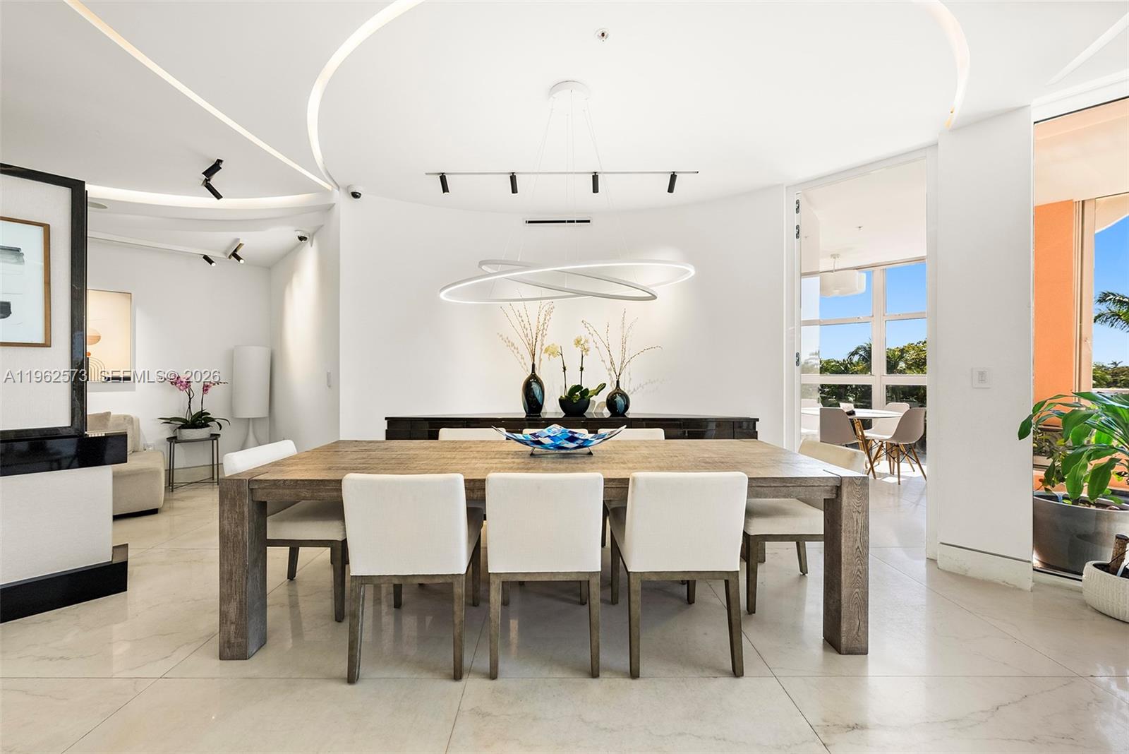 747 Crandon Blvd #409 Key Biscayne, FL 33149