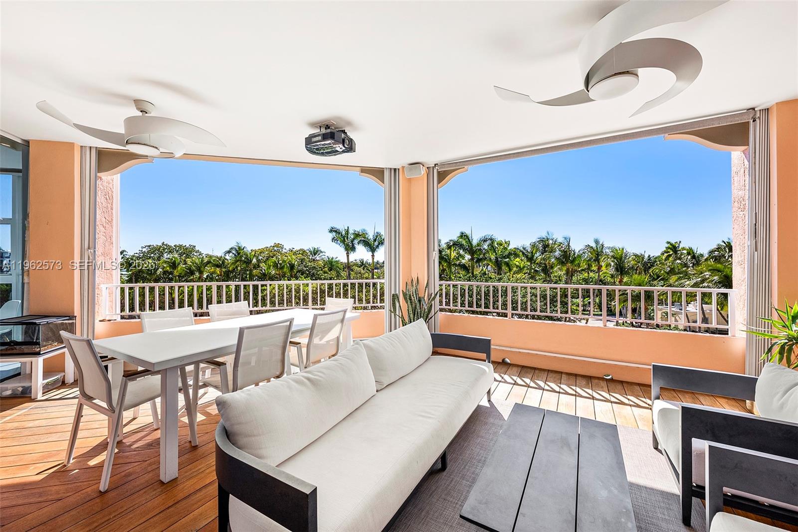 747 Crandon Blvd #409 Key Biscayne, FL 33149