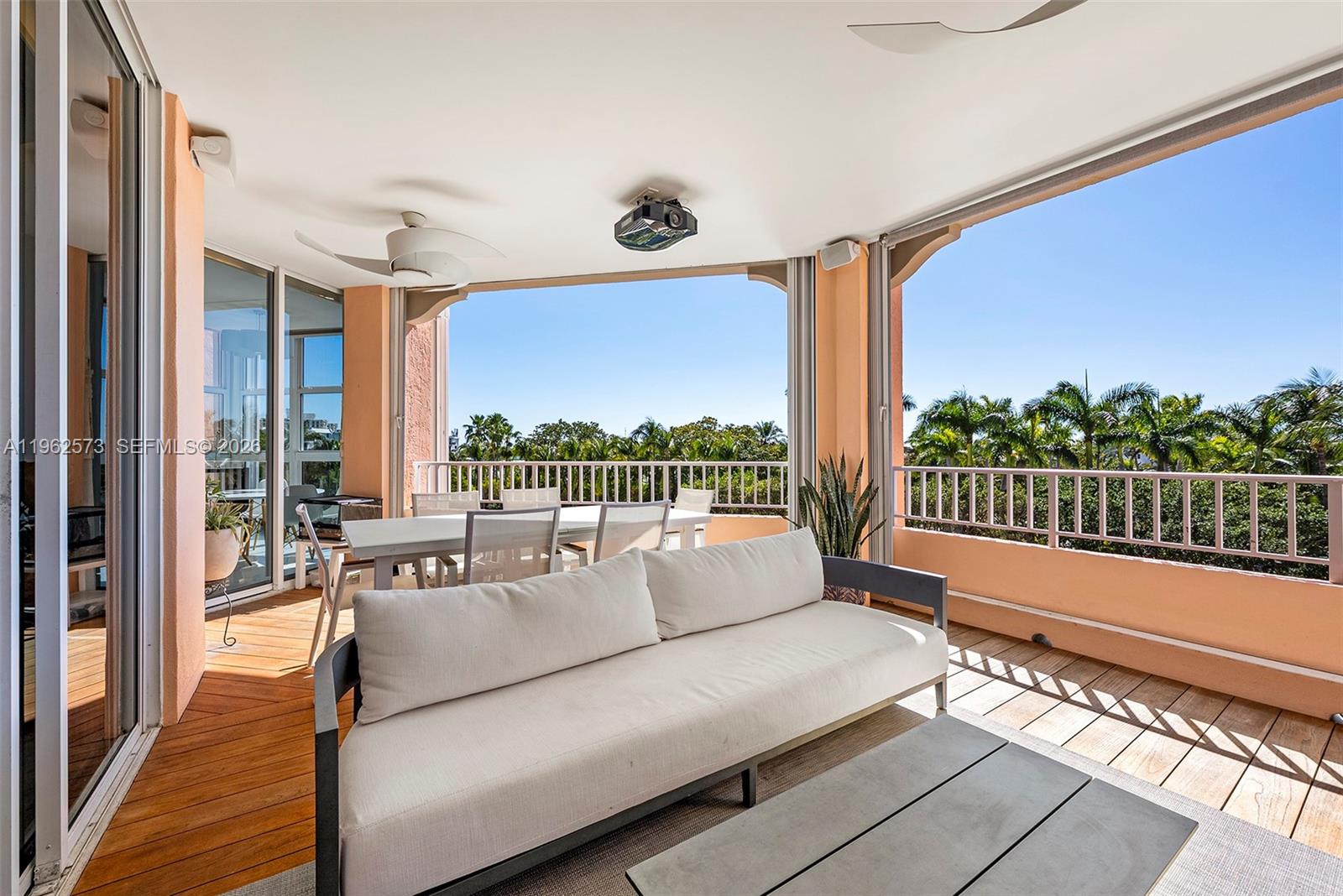 747 Crandon Blvd #409 Key Biscayne, FL 33149