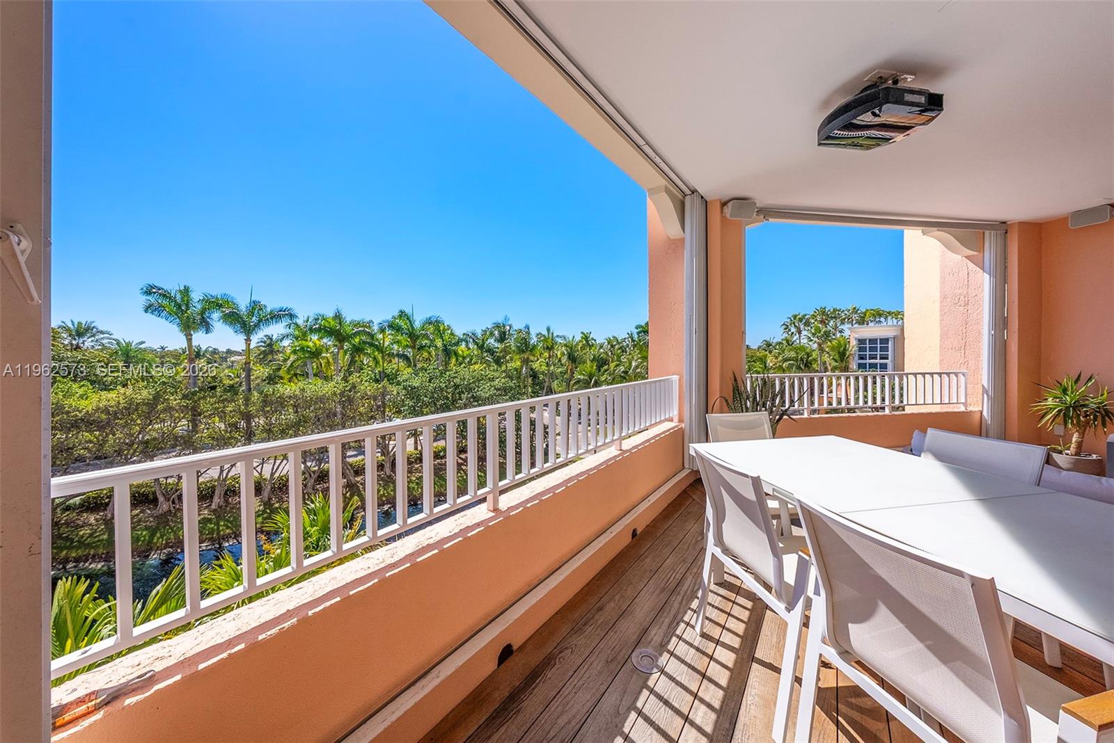 747 Crandon Blvd #409 Key Biscayne, FL 33149