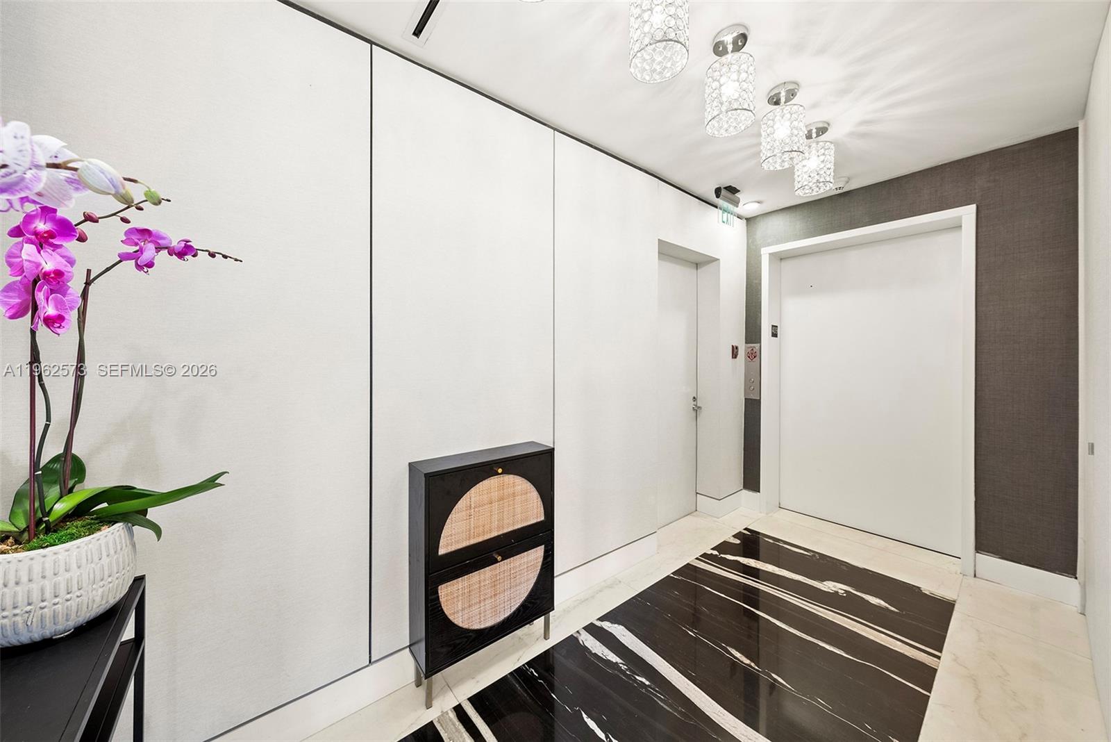 747 Crandon Blvd #409 Key Biscayne, FL 33149