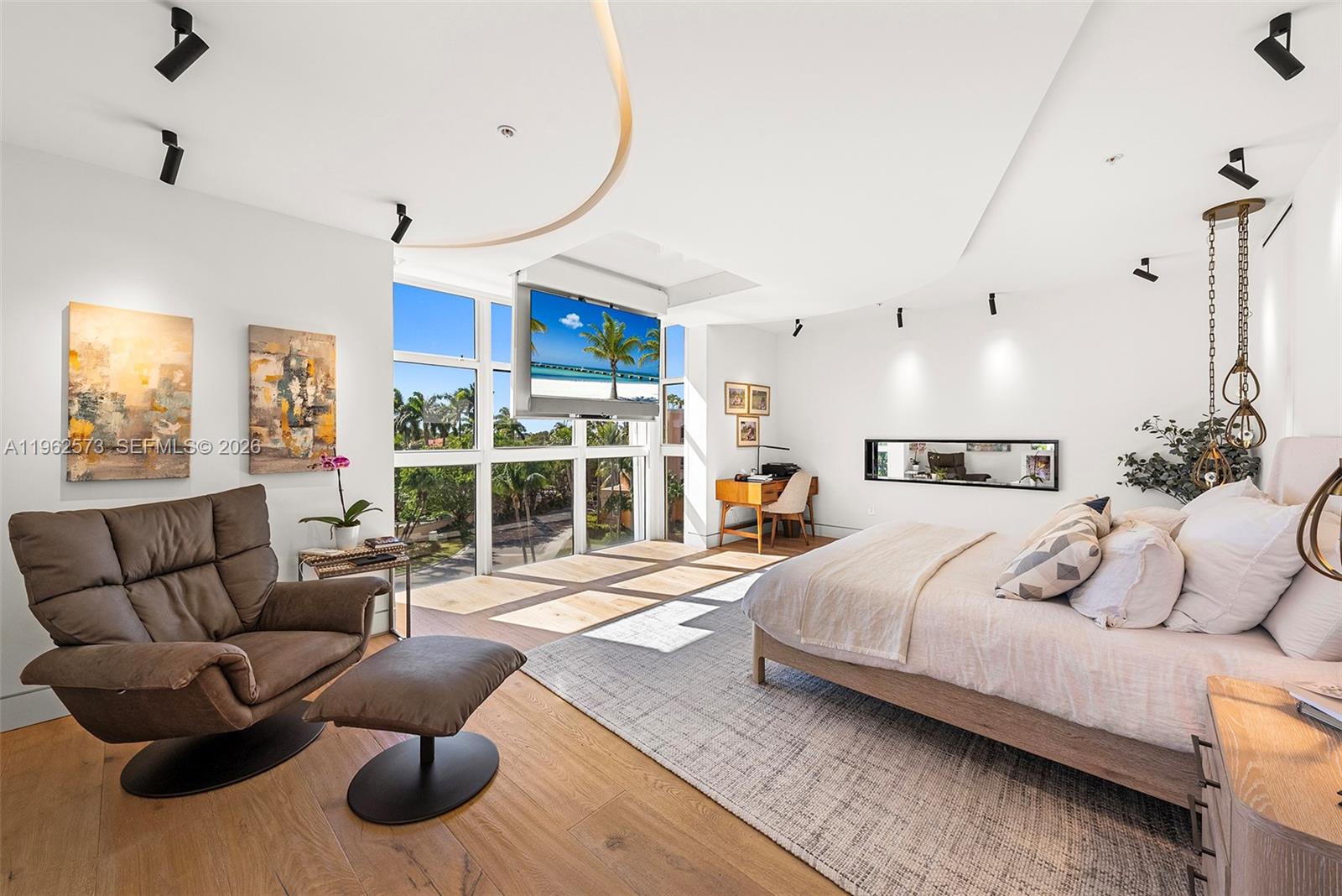 747 Crandon Blvd #409 Key Biscayne, FL 33149