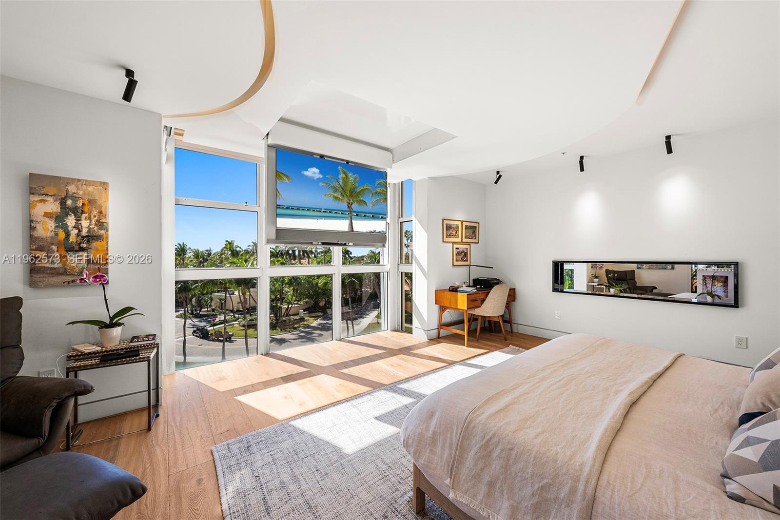 747 Crandon Blvd #409 Key Biscayne, FL 33149