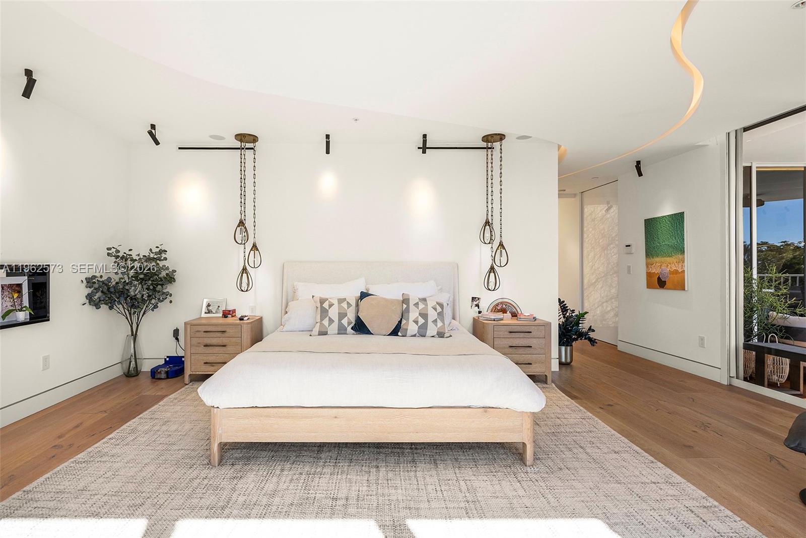 747 Crandon Blvd #409 Key Biscayne, FL 33149