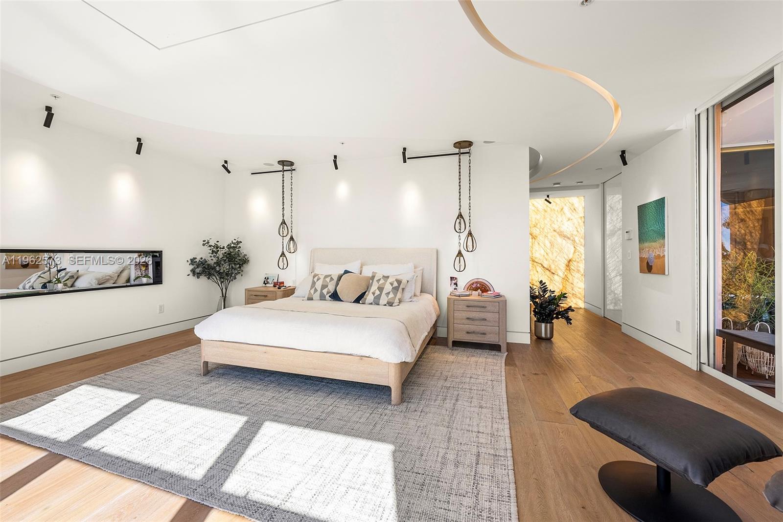 747 Crandon Blvd #409 Key Biscayne, FL 33149