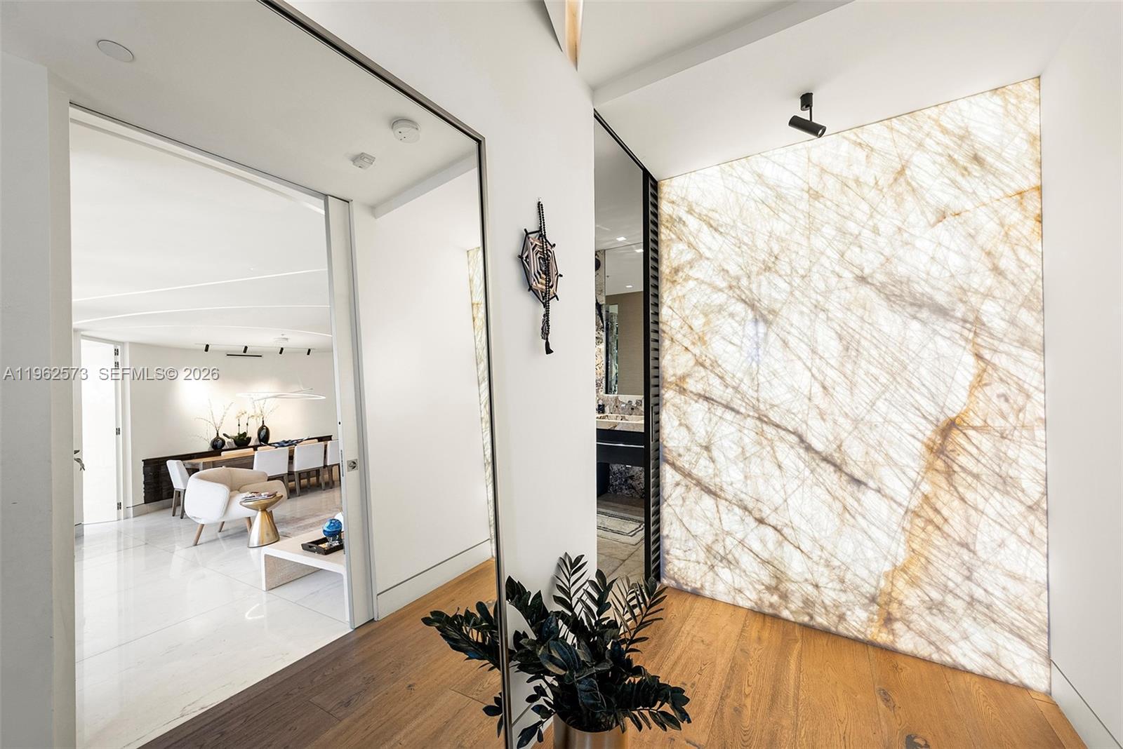 747 Crandon Blvd #409 Key Biscayne, FL 33149