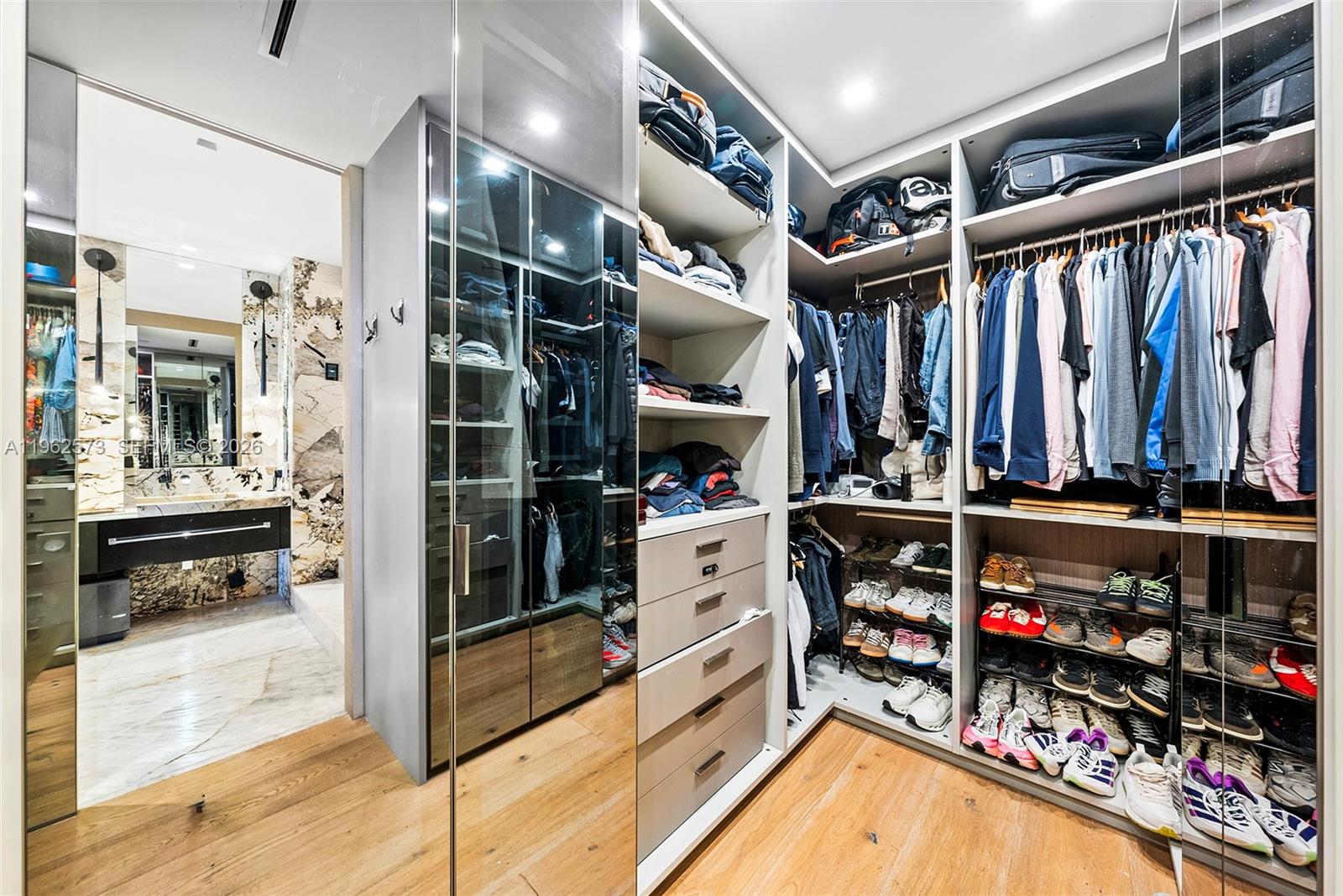 747 Crandon Blvd #409 Key Biscayne, FL 33149