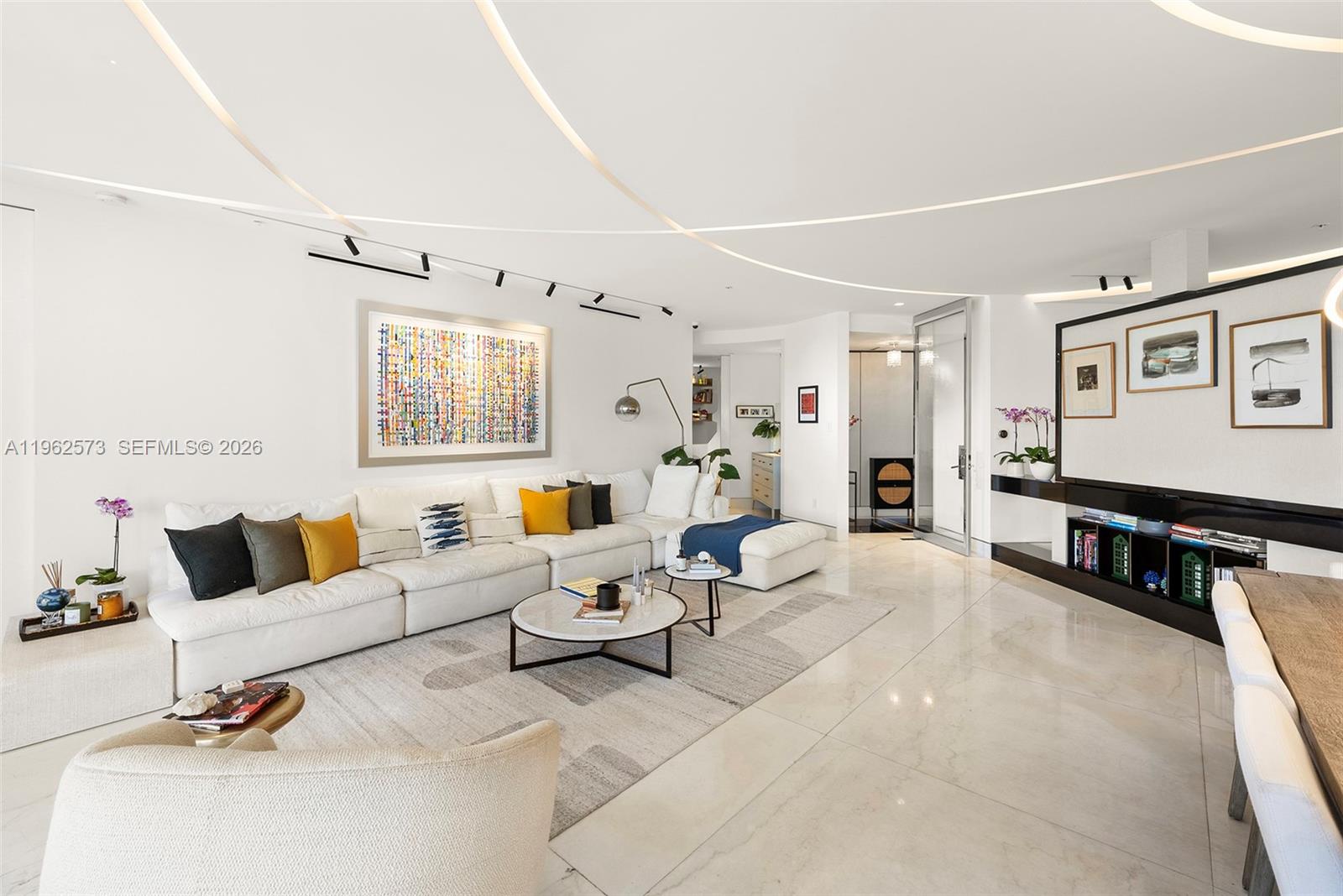 747 Crandon Blvd #409 Key Biscayne, FL 33149