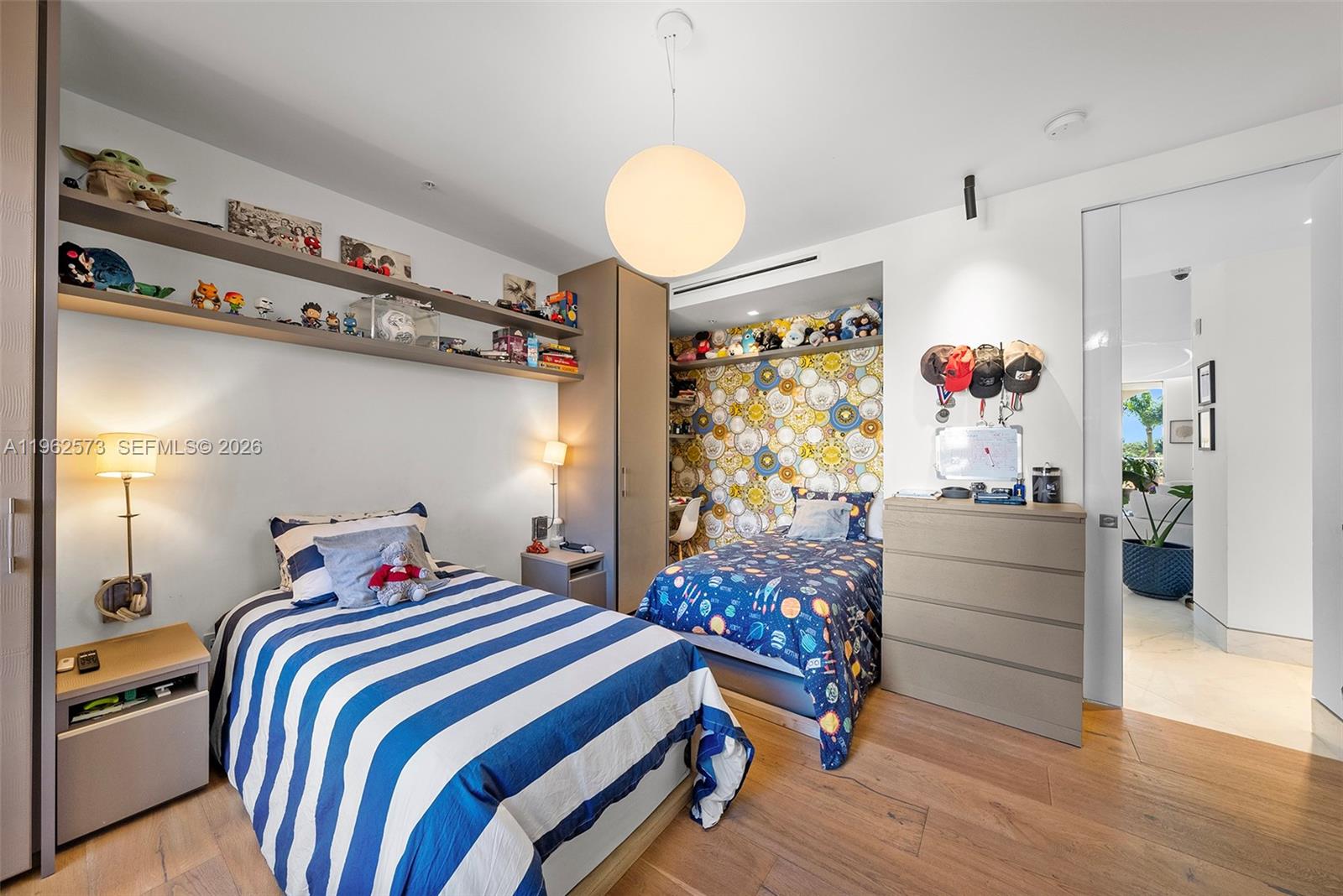 747 Crandon Blvd #409 Key Biscayne, FL 33149