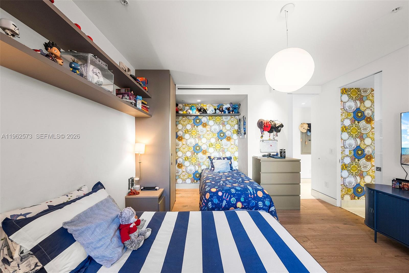 747 Crandon Blvd #409 Key Biscayne, FL 33149