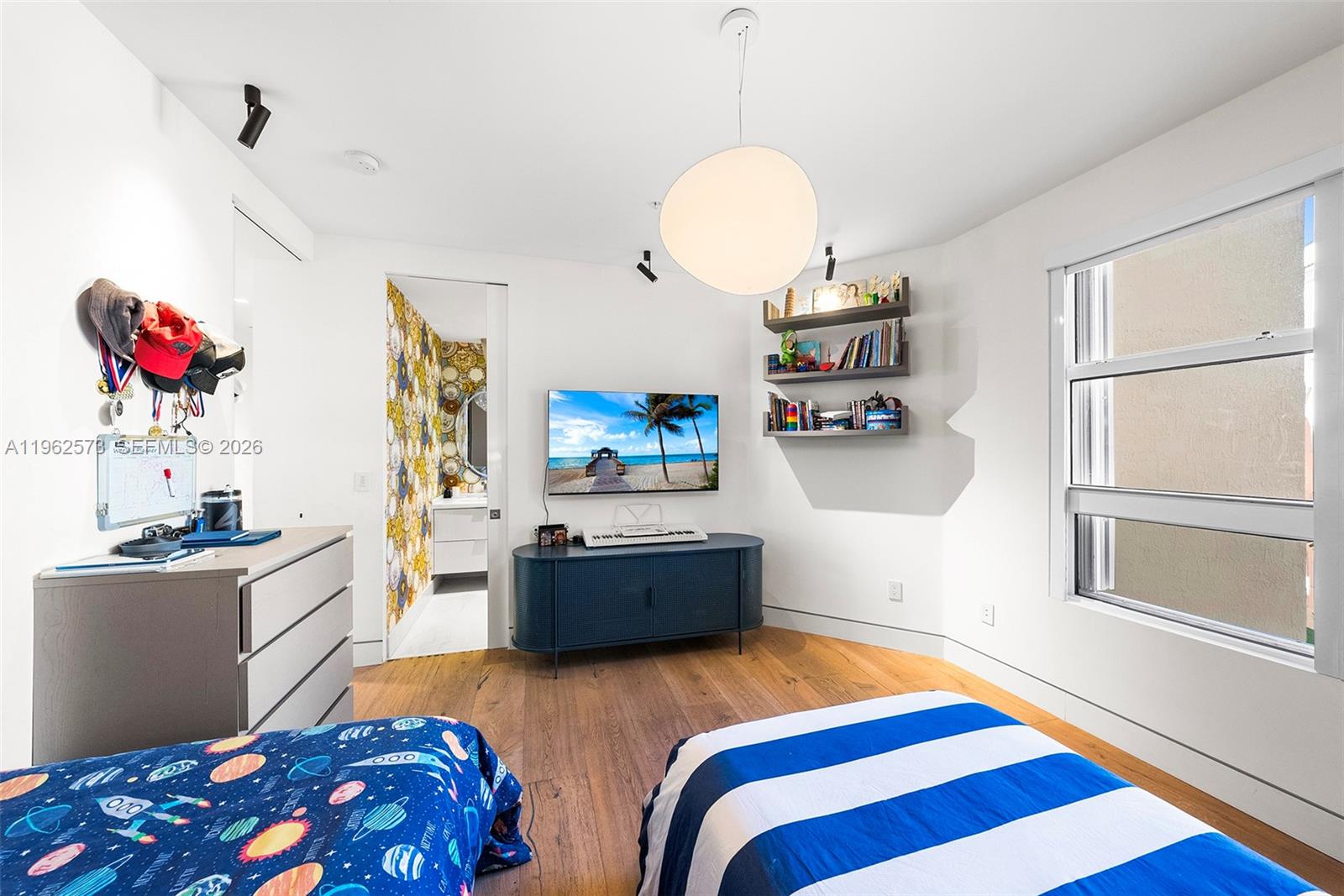 747 Crandon Blvd #409 Key Biscayne, FL 33149