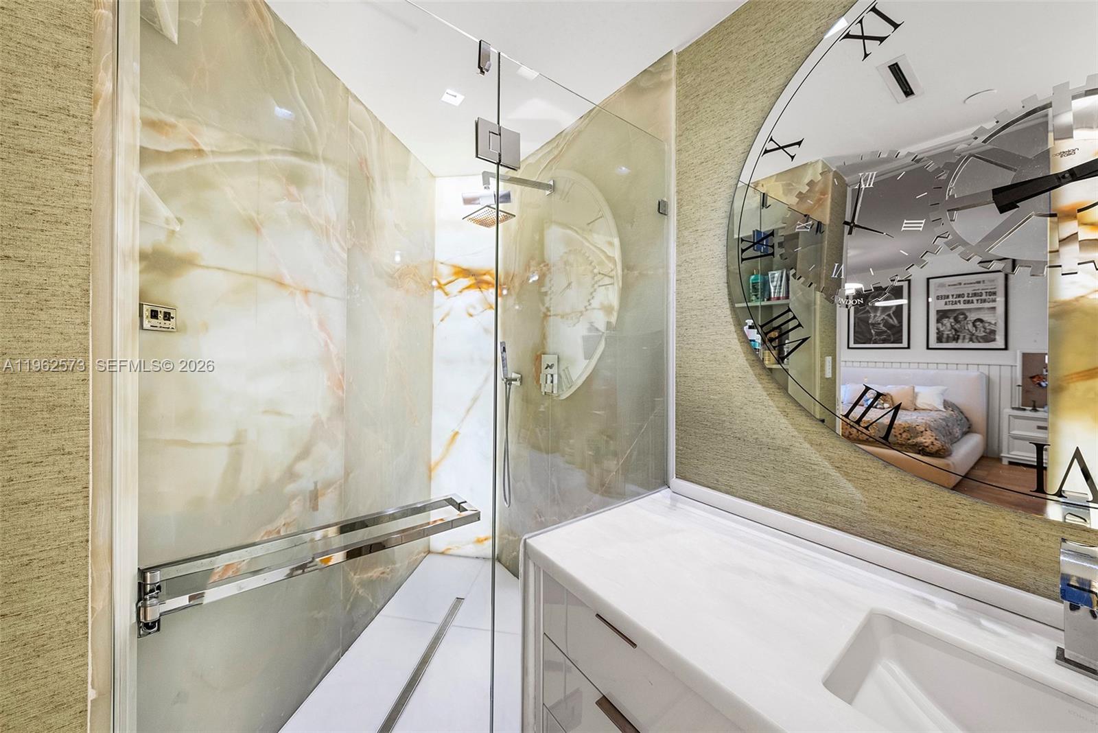 747 Crandon Blvd #409 Key Biscayne, FL 33149