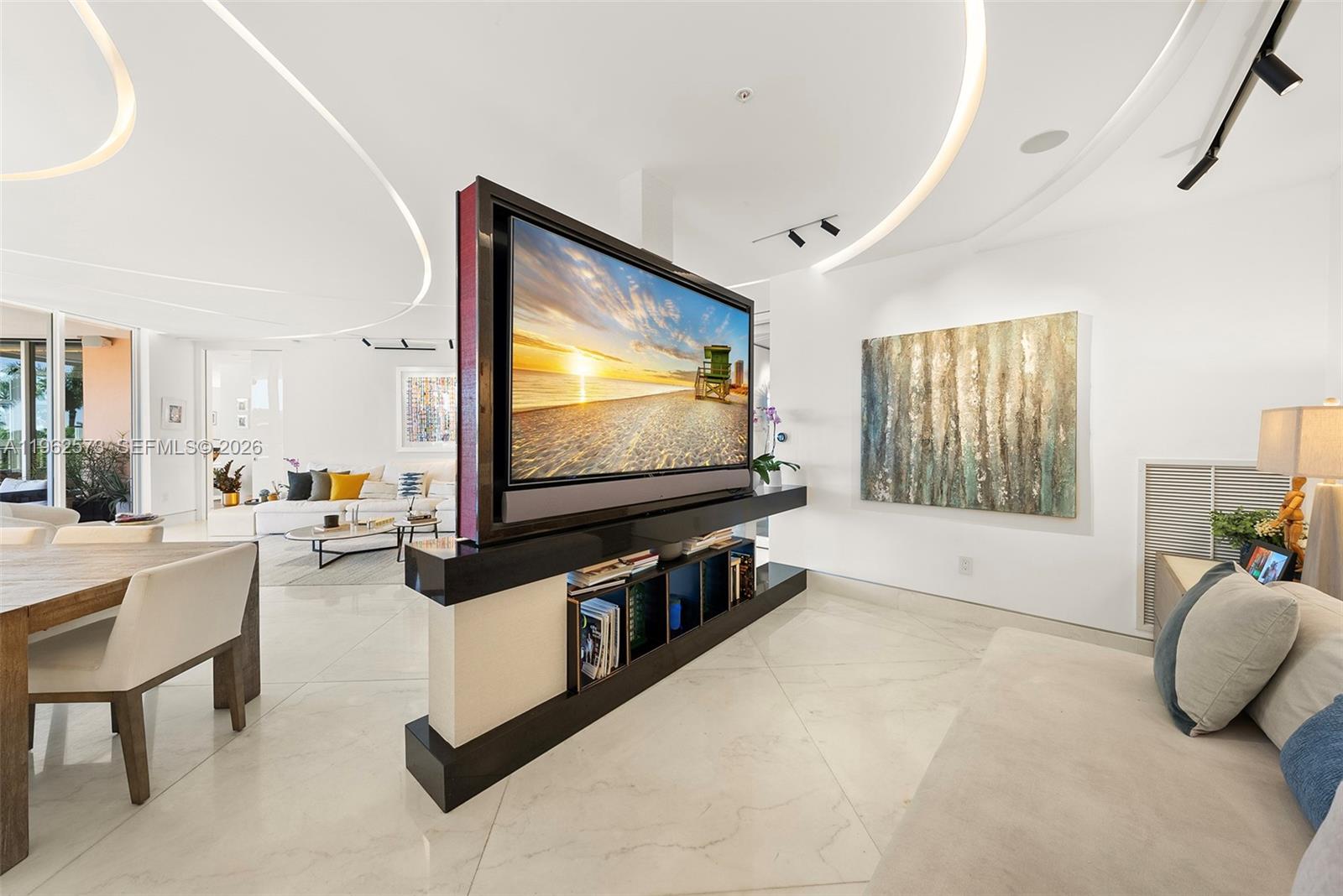 747 Crandon Blvd #409 Key Biscayne, FL 33149