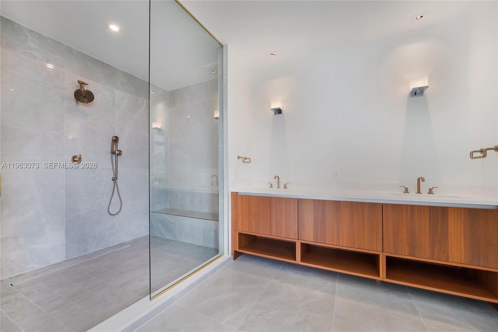 515 Valencia Ave #703 Coral Gables, FL 33134