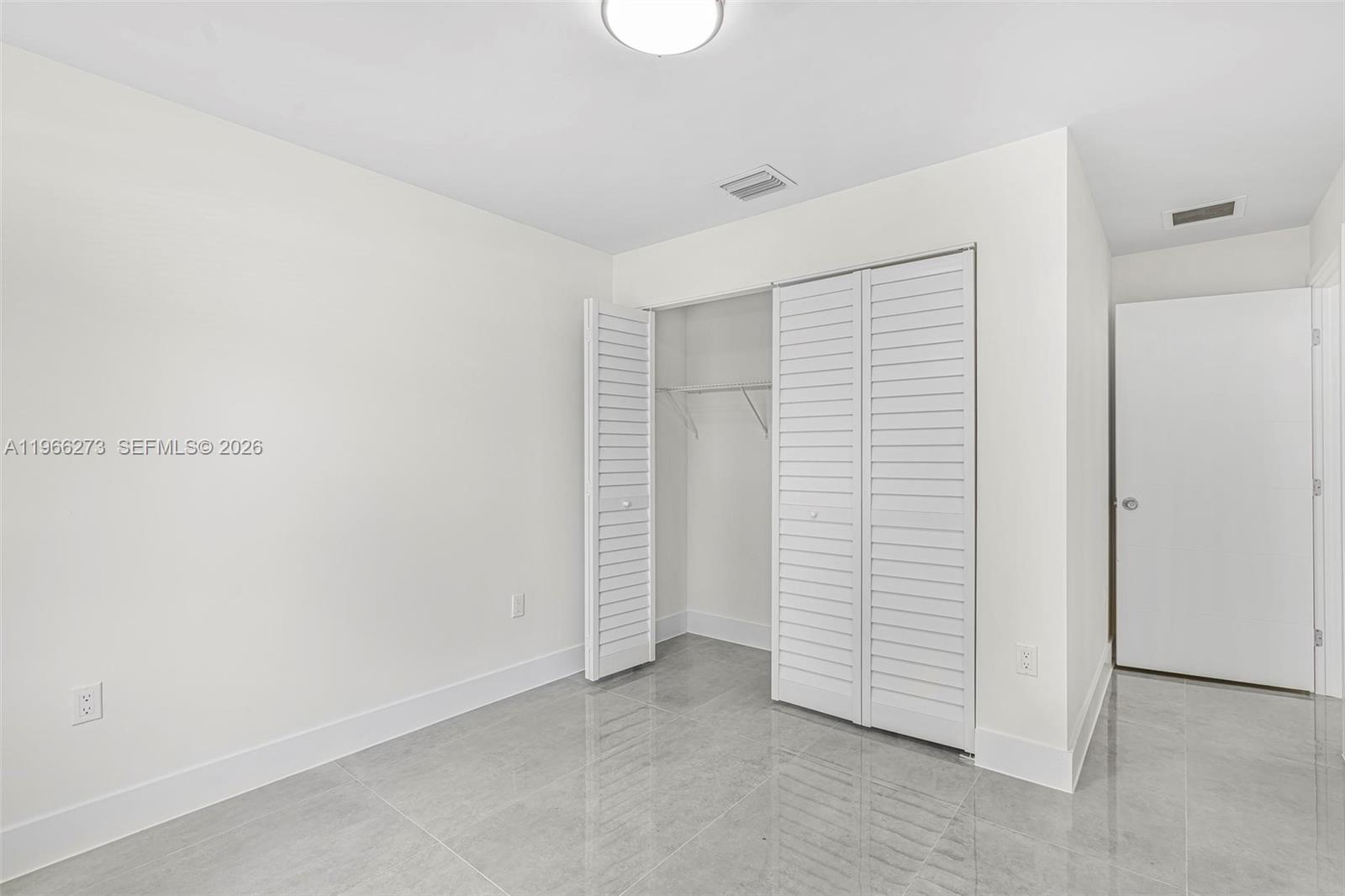 933 NW 50th St Miami, FL 33127