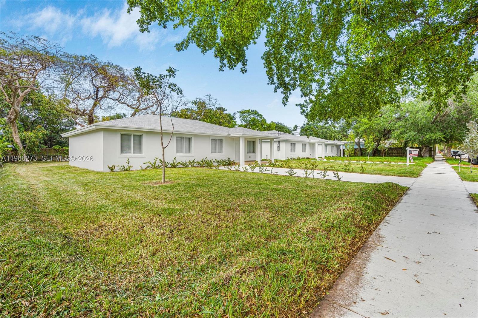 933 NW 50th St Miami, FL 33127