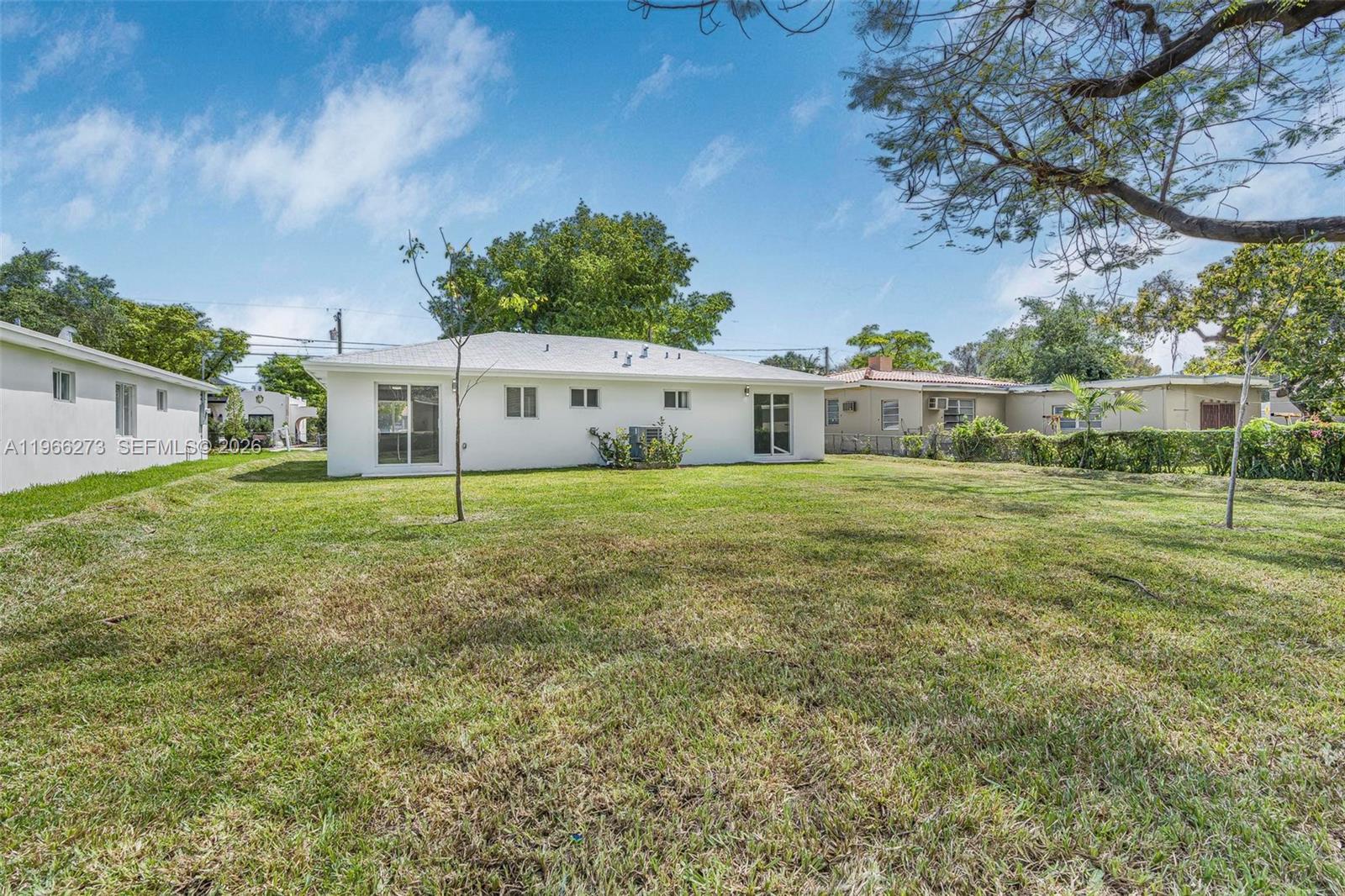 933 NW 50th St Miami, FL 33127