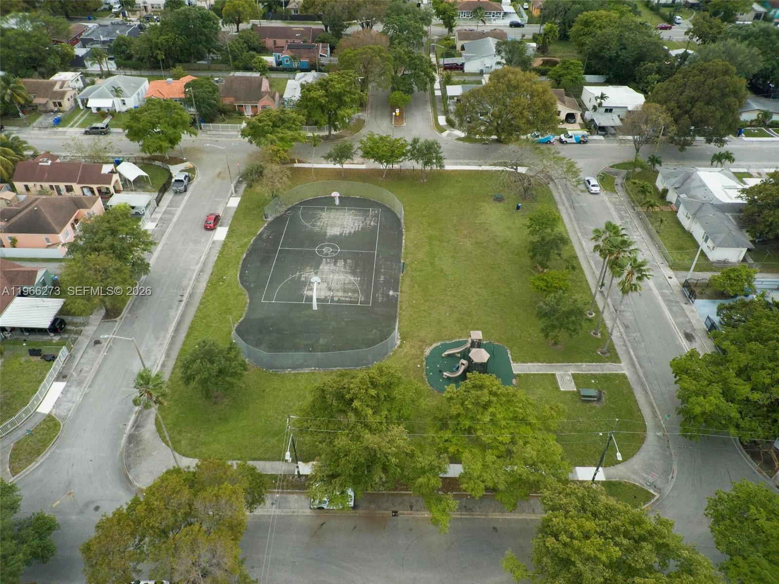 933 NW 50th St Miami, FL 33127