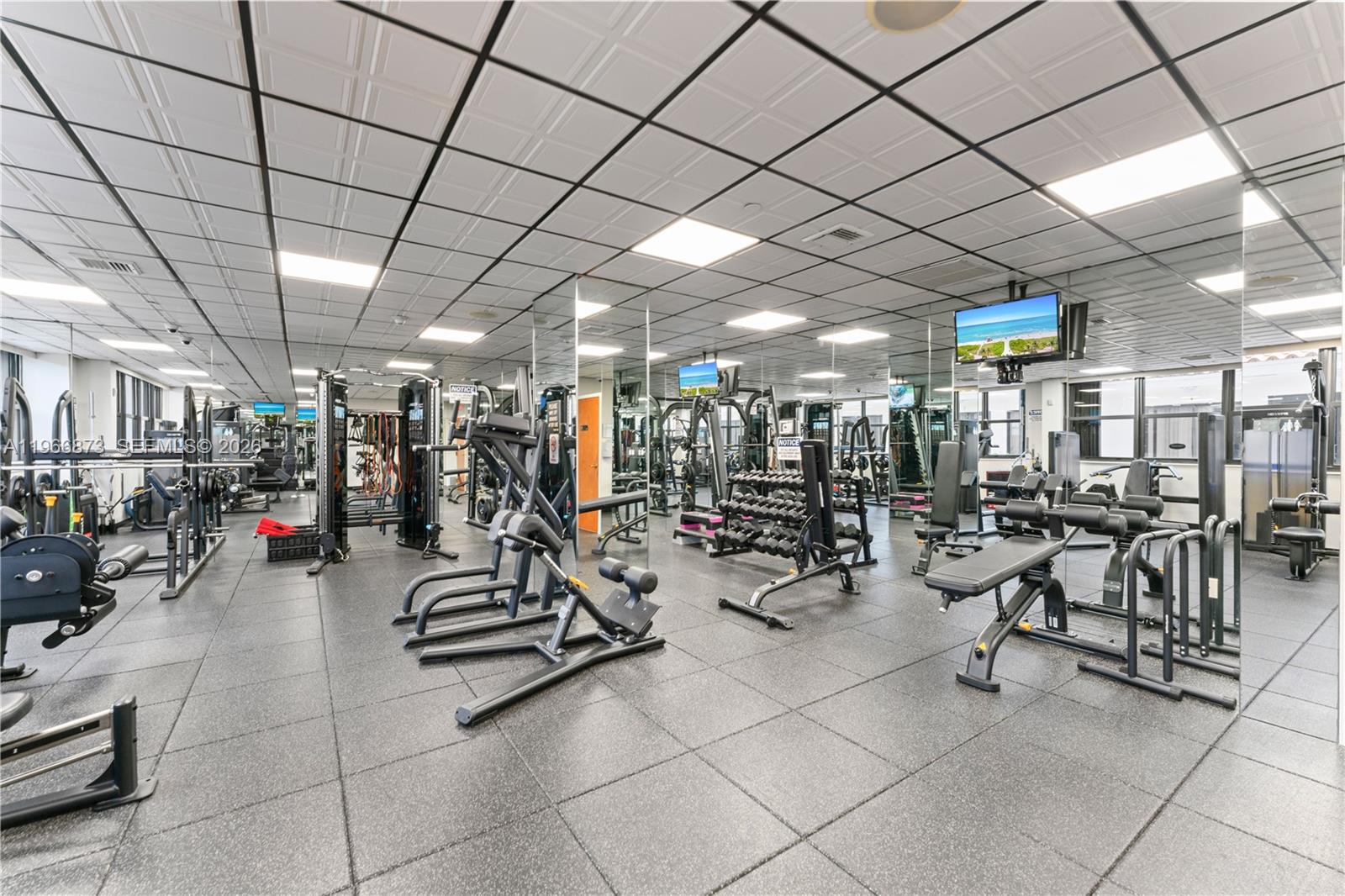 5757 Collins Ave #1902 Miami Beach, FL 33140