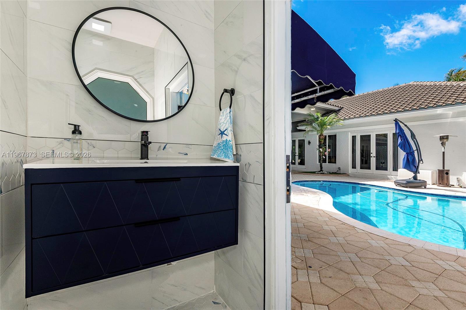 622 E Enclave Cir E Pembroke Pines, FL 33027